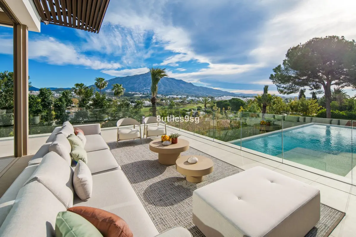 Detached Villa in Nueva Andalucía