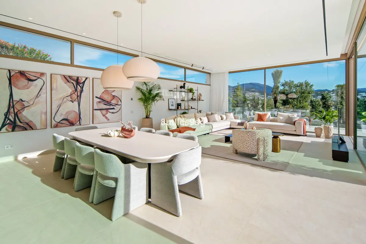 Detached Villa in Nueva Andalucía
