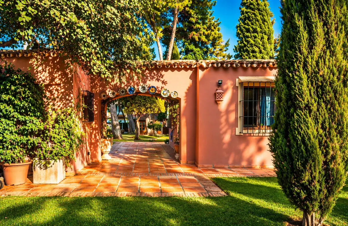 Detached Villa in Guadalmina Baja