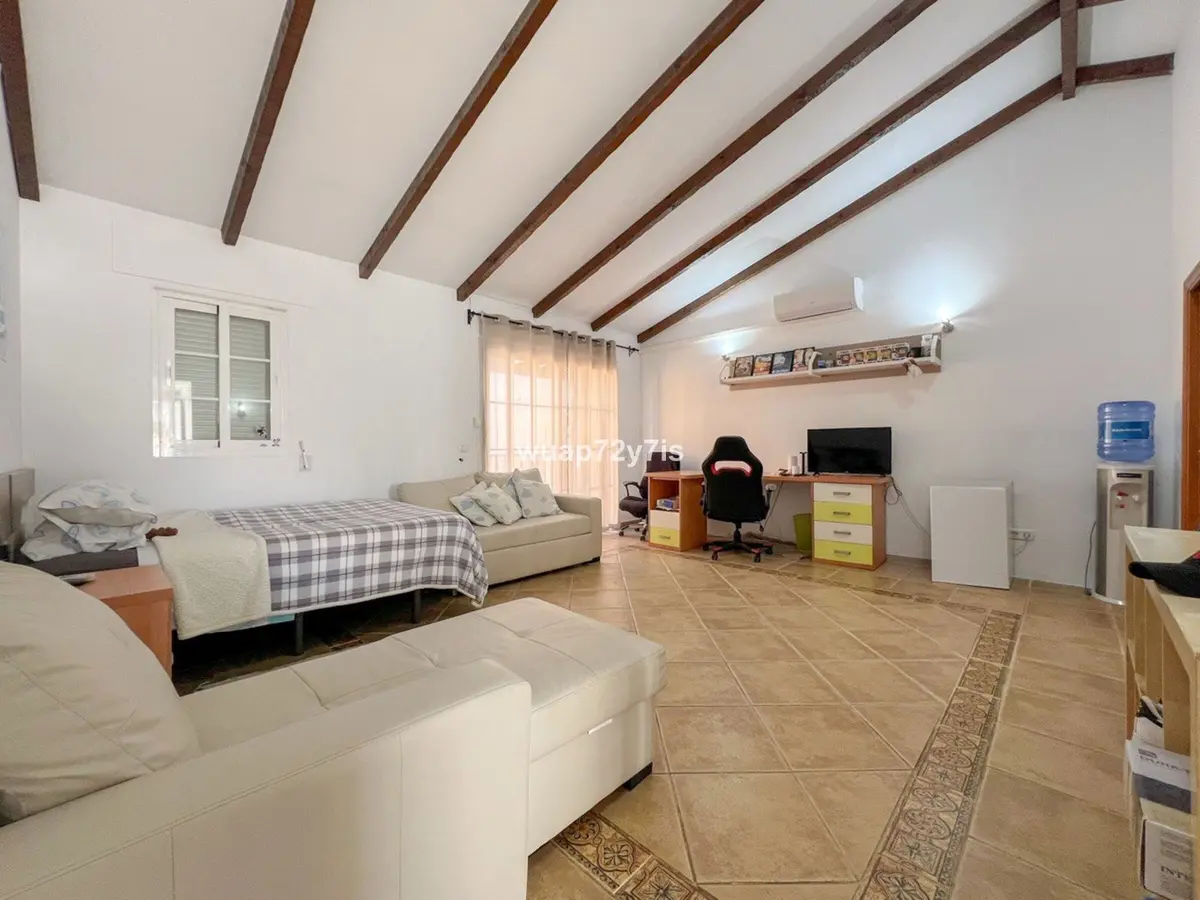 Semi-Detached House in Estepona