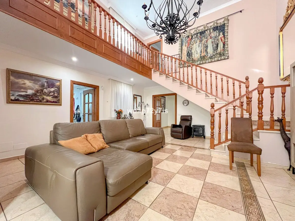 Semi-Detached House in Estepona