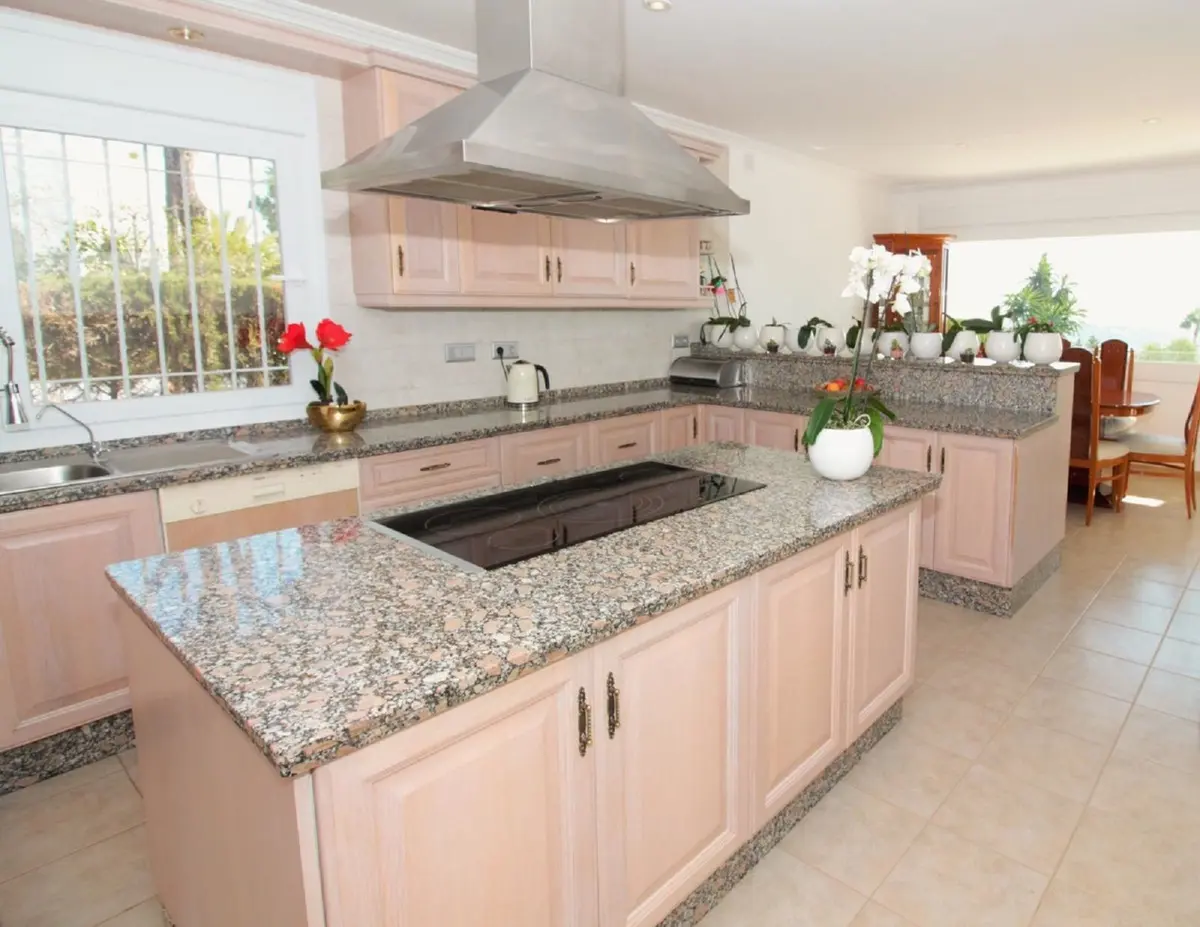 Detached Villa in El Paraiso