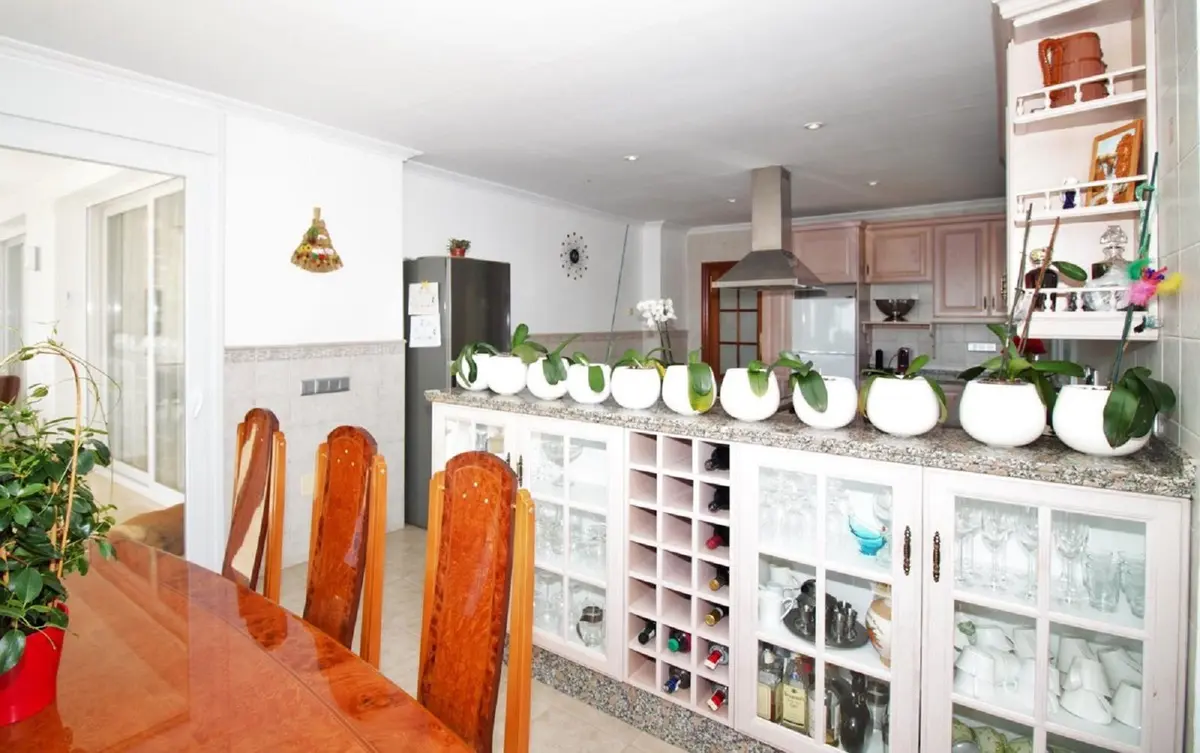 Detached Villa in El Paraiso