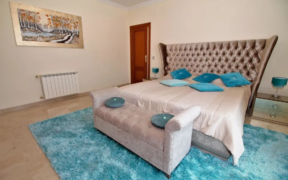 Detached Villa in El Paraiso