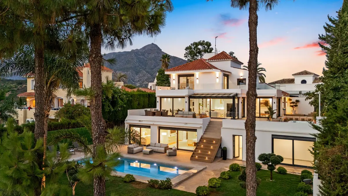 Detached Villa in Nueva Andalucía