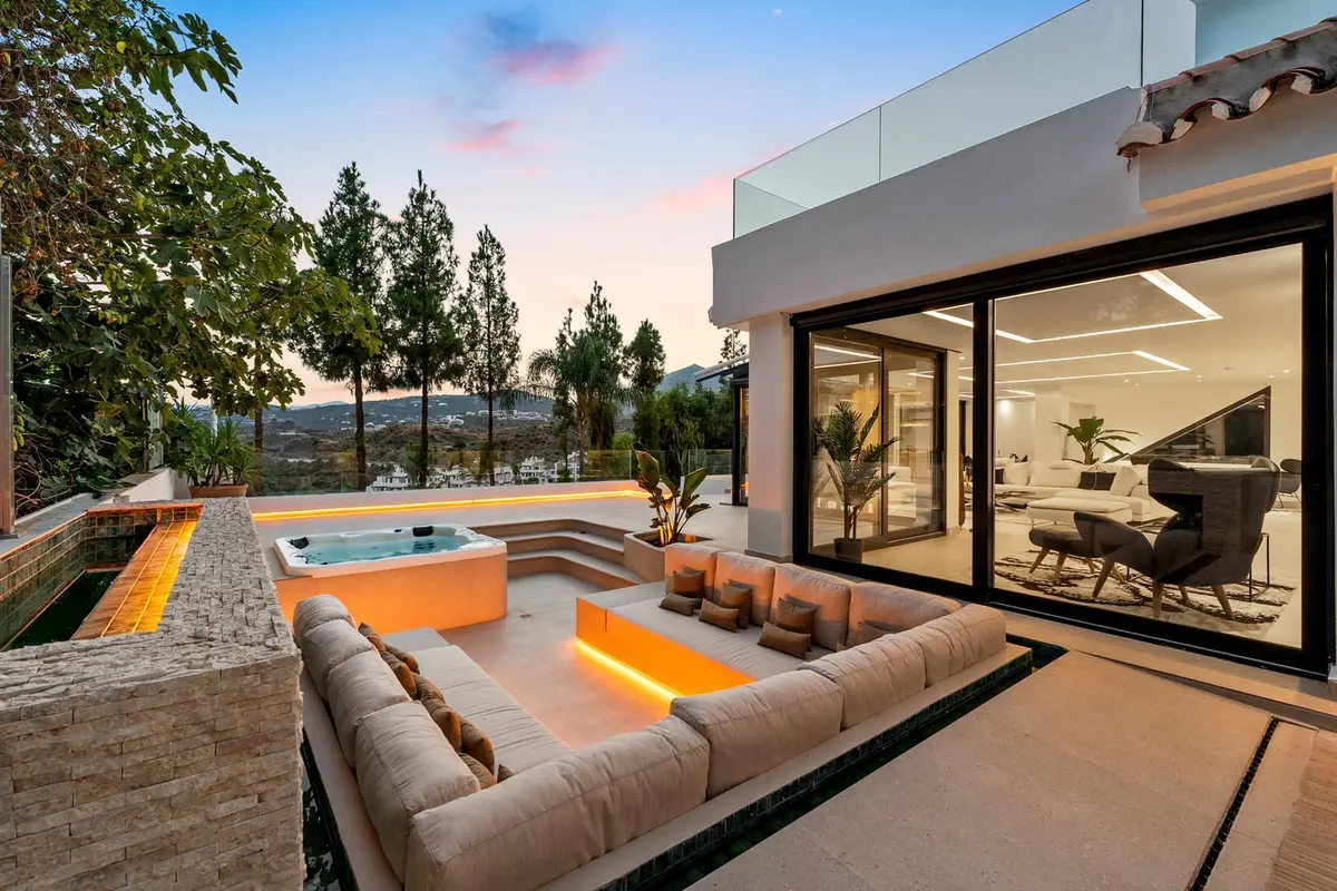 Detached Villa in Nueva Andalucía