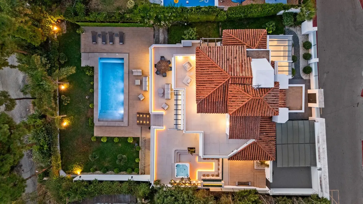 Detached Villa in Nueva Andalucía