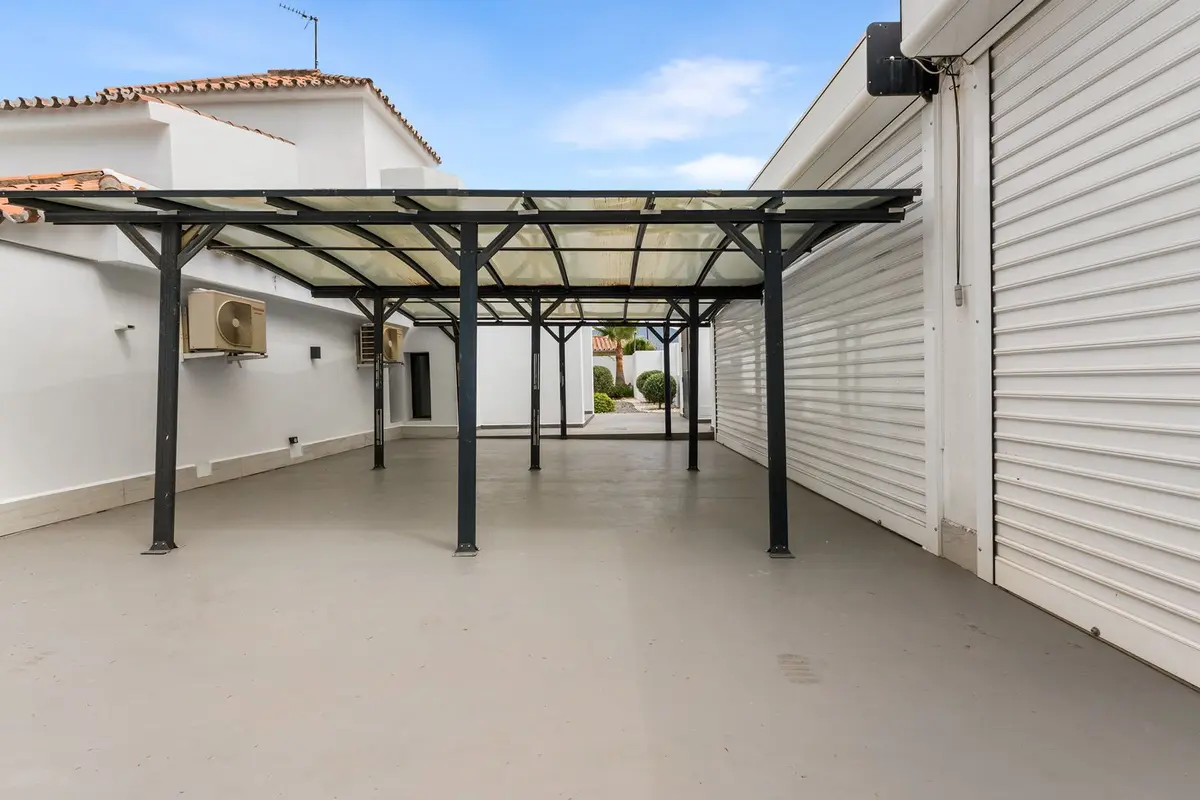 Detached Villa in Nueva Andalucía