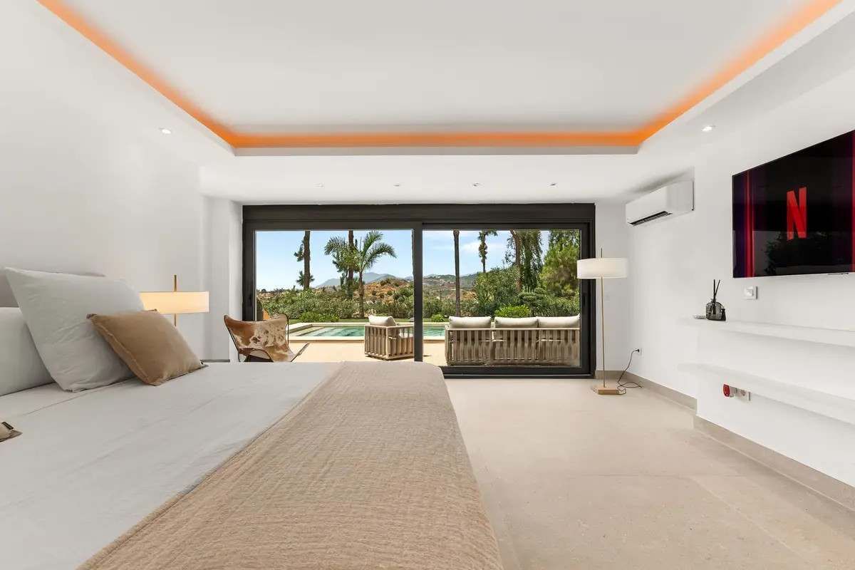 Detached Villa in Nueva Andalucía