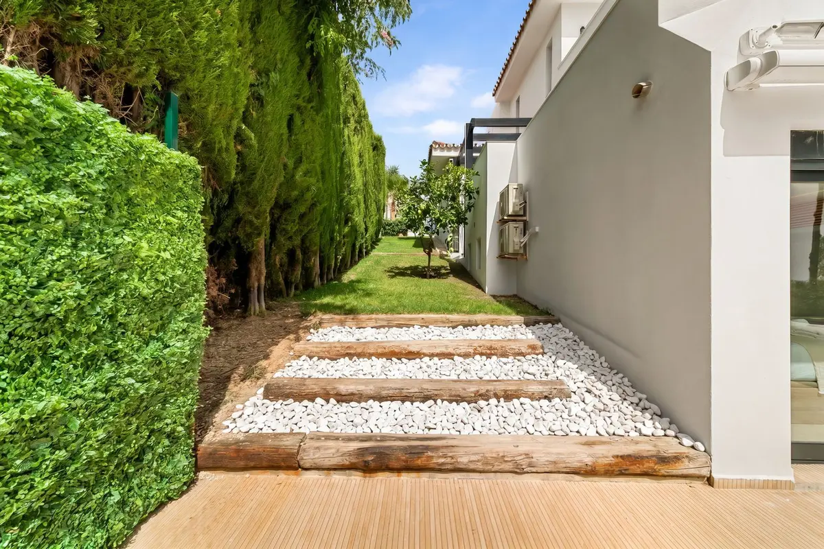 Detached Villa in Nueva Andalucía