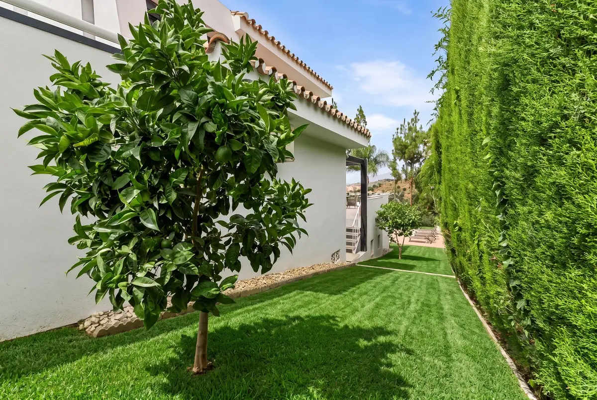Detached Villa in Nueva Andalucía