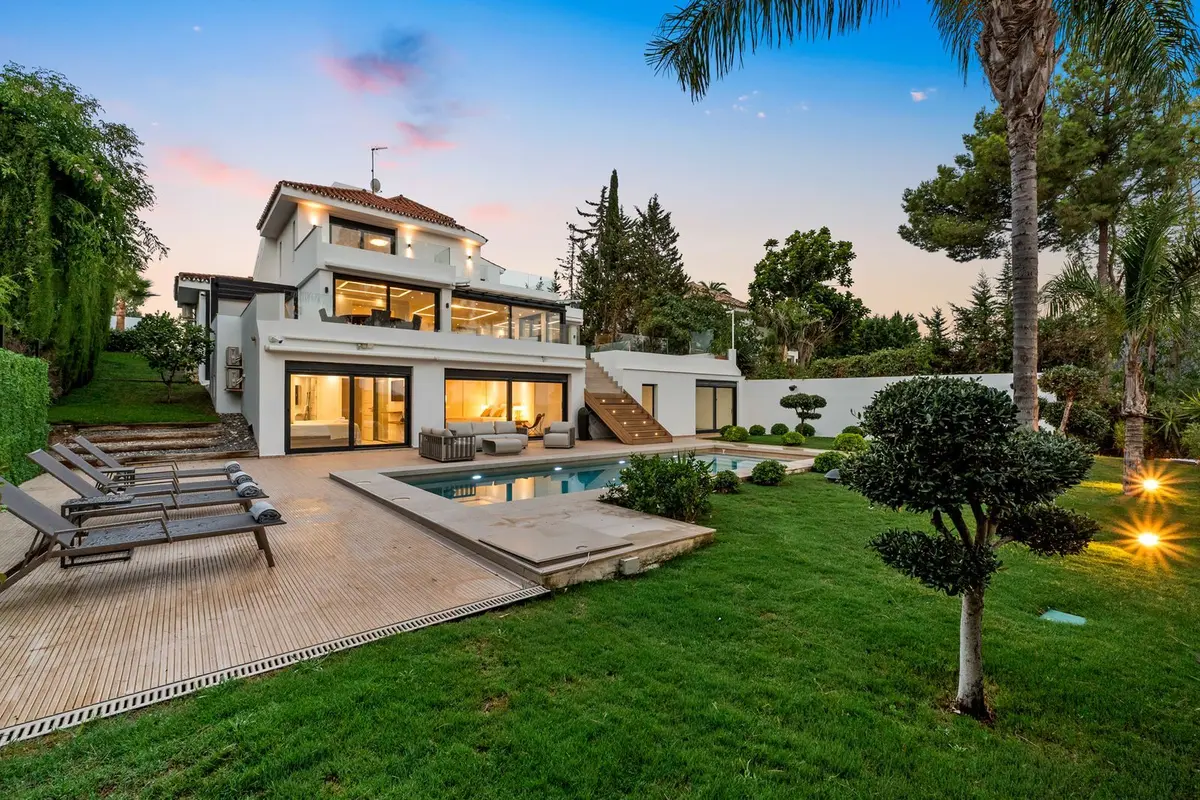 Detached Villa in Nueva Andalucía