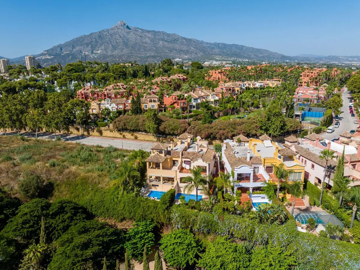 Semi-Detached House in Puerto Banús
