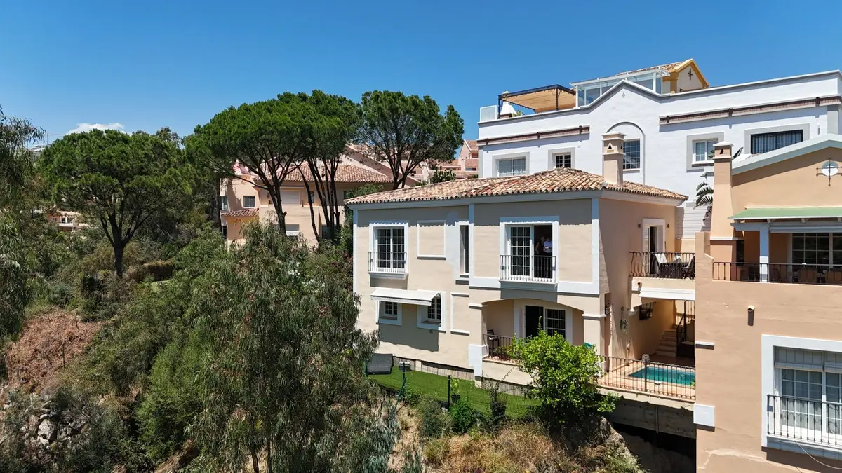 Semi-Detached House in Nueva Andalucía