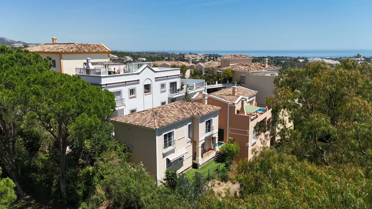 Semi-Detached House in Nueva Andalucía