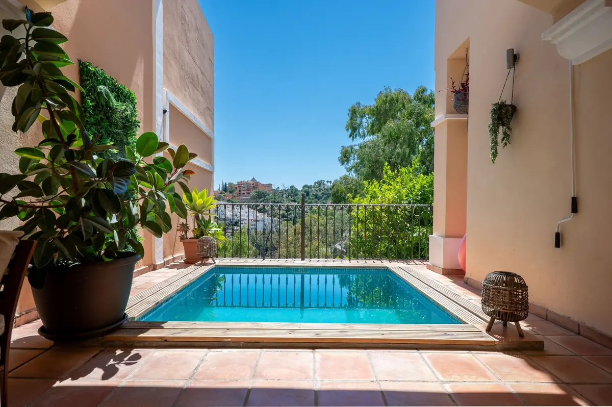 Semi-Detached House in Nueva Andalucía