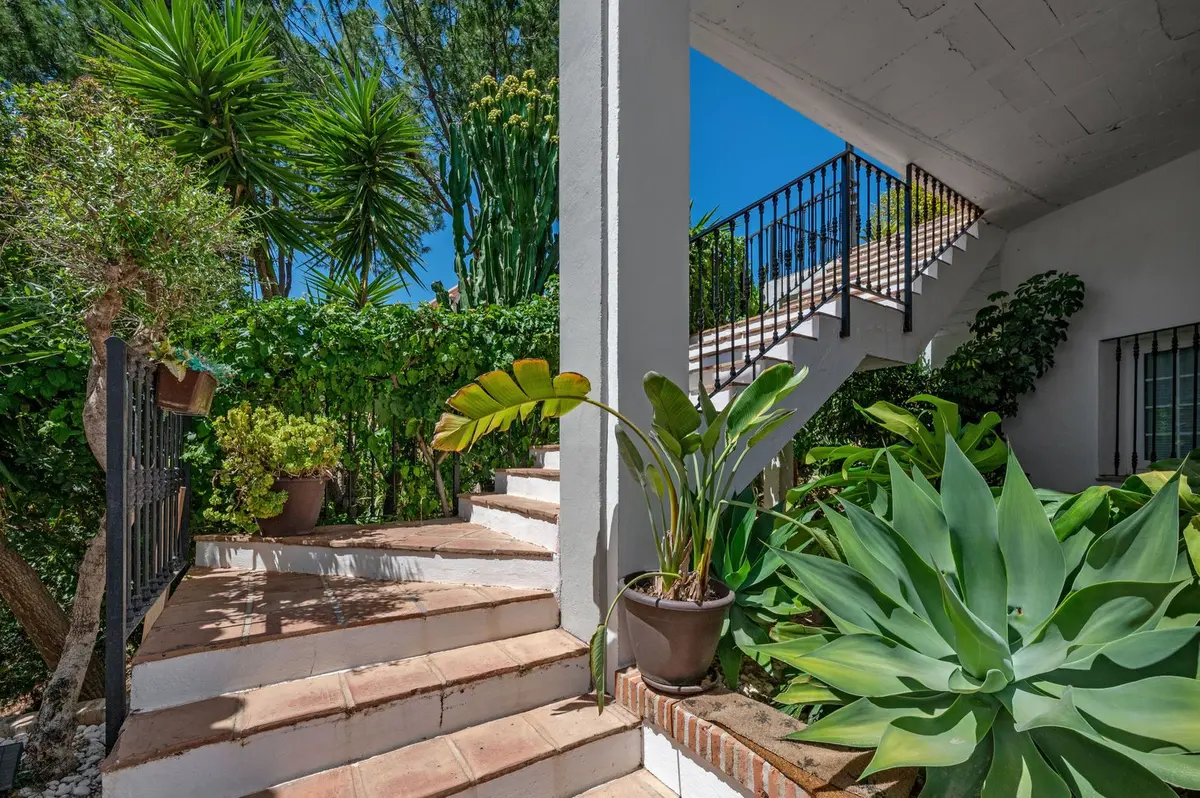 Semi-Detached House in Nueva Andalucía