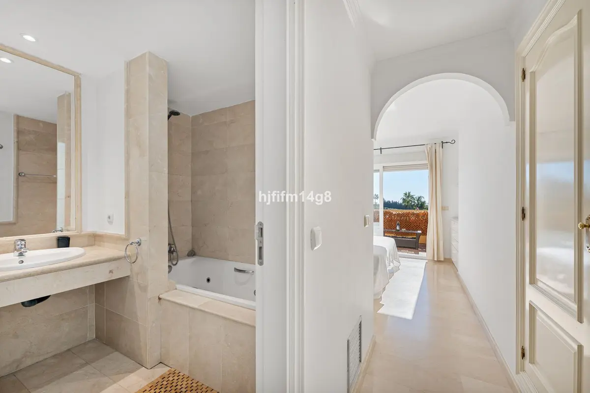Townhouse in Nueva Andalucía