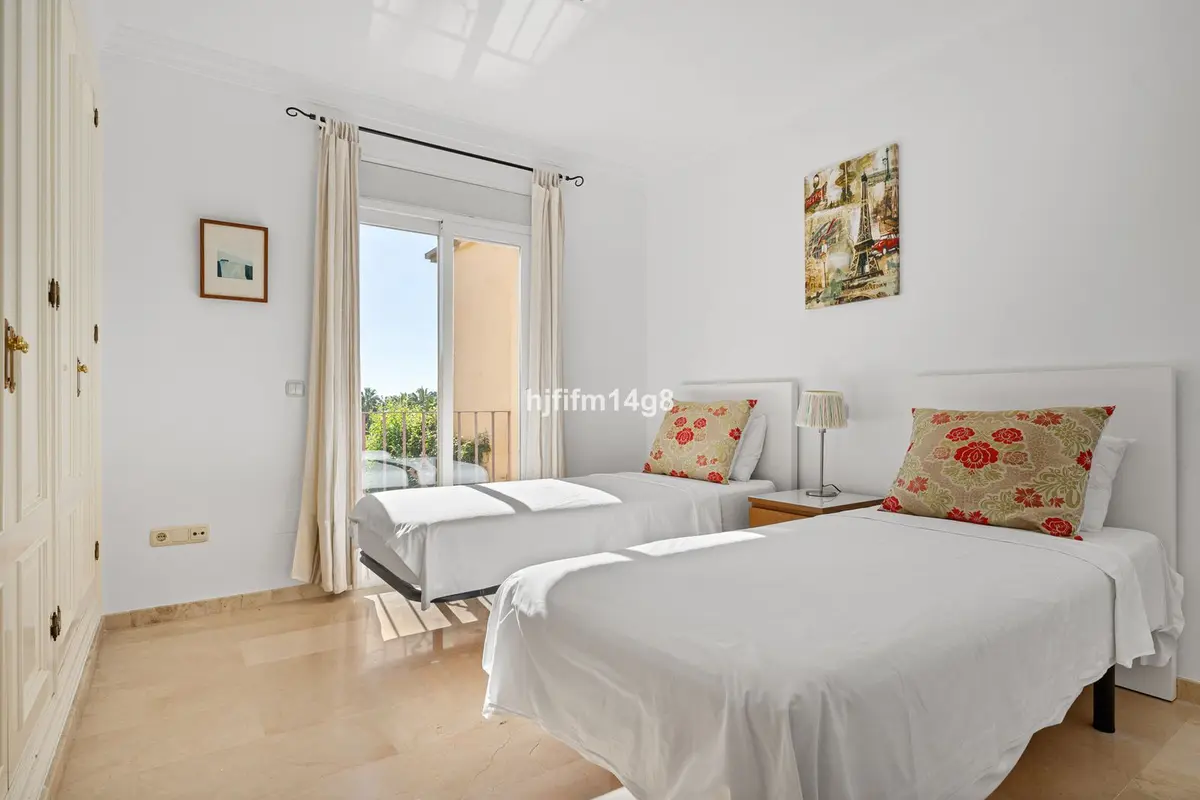 Townhouse in Nueva Andalucía