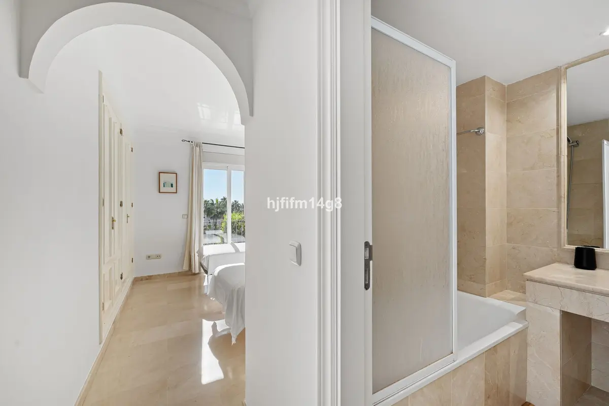 Townhouse in Nueva Andalucía