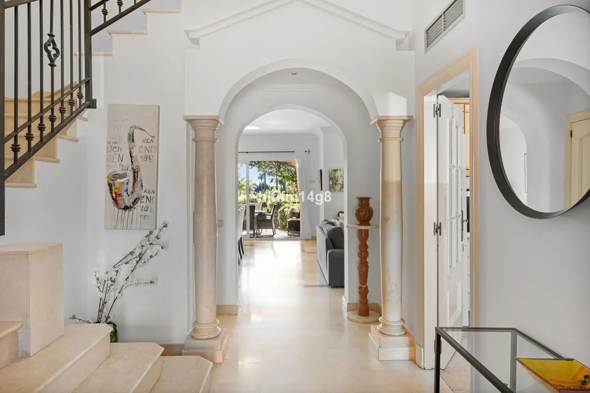 Townhouse in Nueva Andalucía