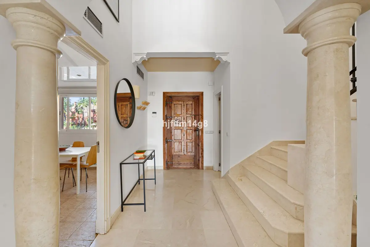 Townhouse in Nueva Andalucía