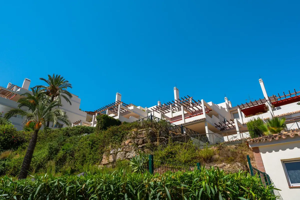 Middle Floor Apartment in Nueva Andalucía