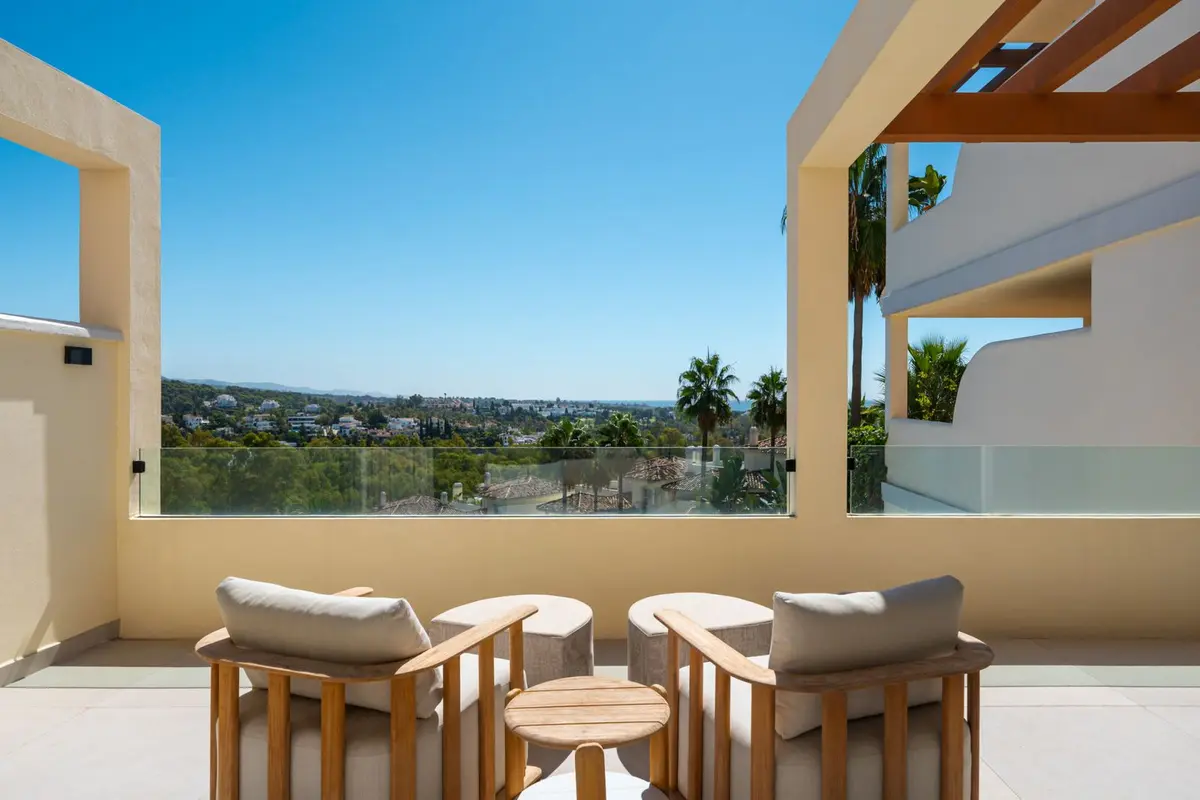 Middle Floor Apartment in Nueva Andalucía
