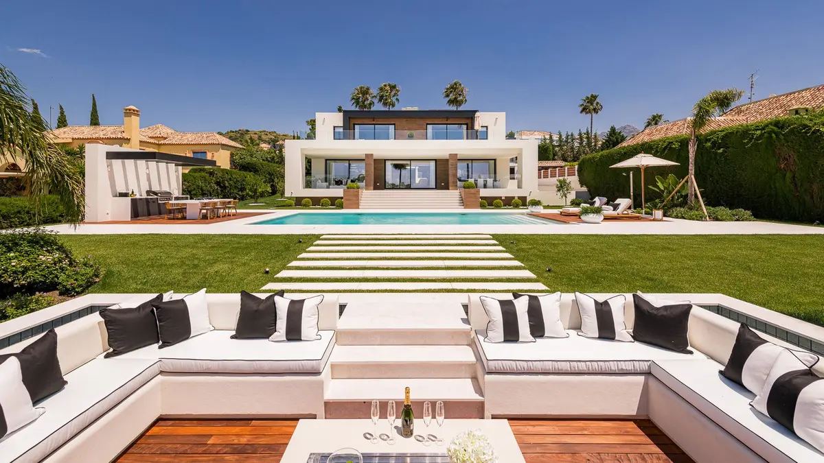Detached Villa in Nueva Andalucía