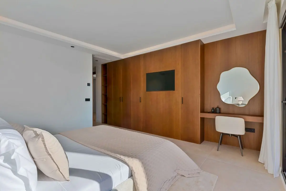 Middle Floor Apartment in Nueva Andalucía