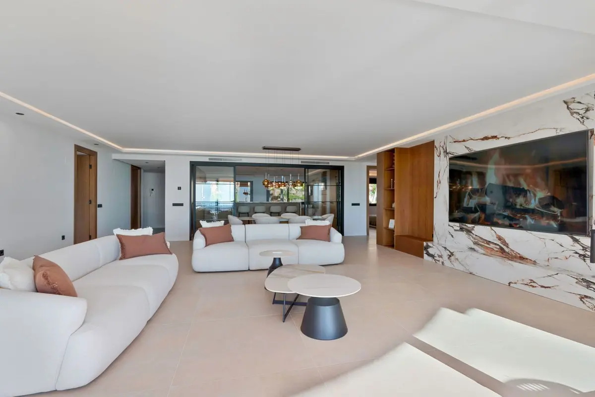 Middle Floor Apartment in Nueva Andalucía