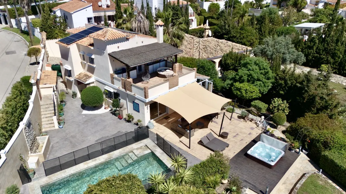 Detached Villa in Estepona