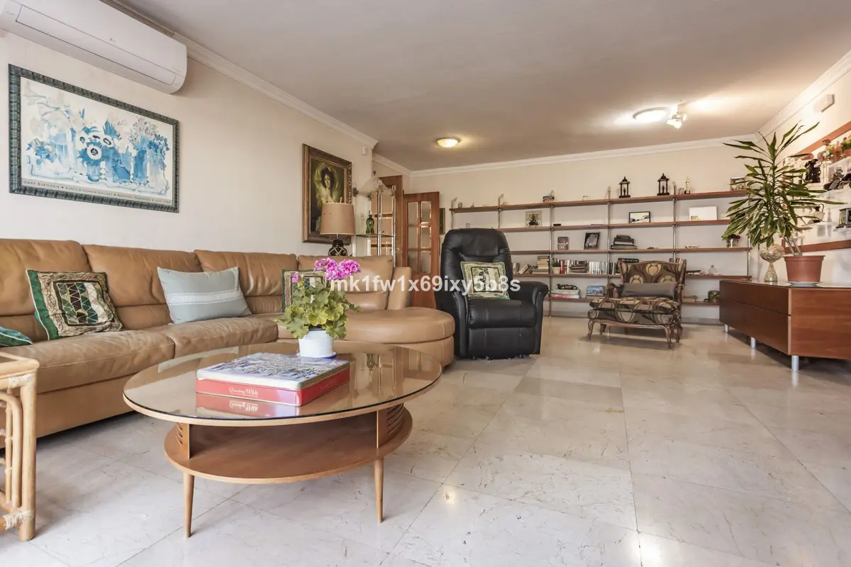 Middle Floor Apartment in Marbella
