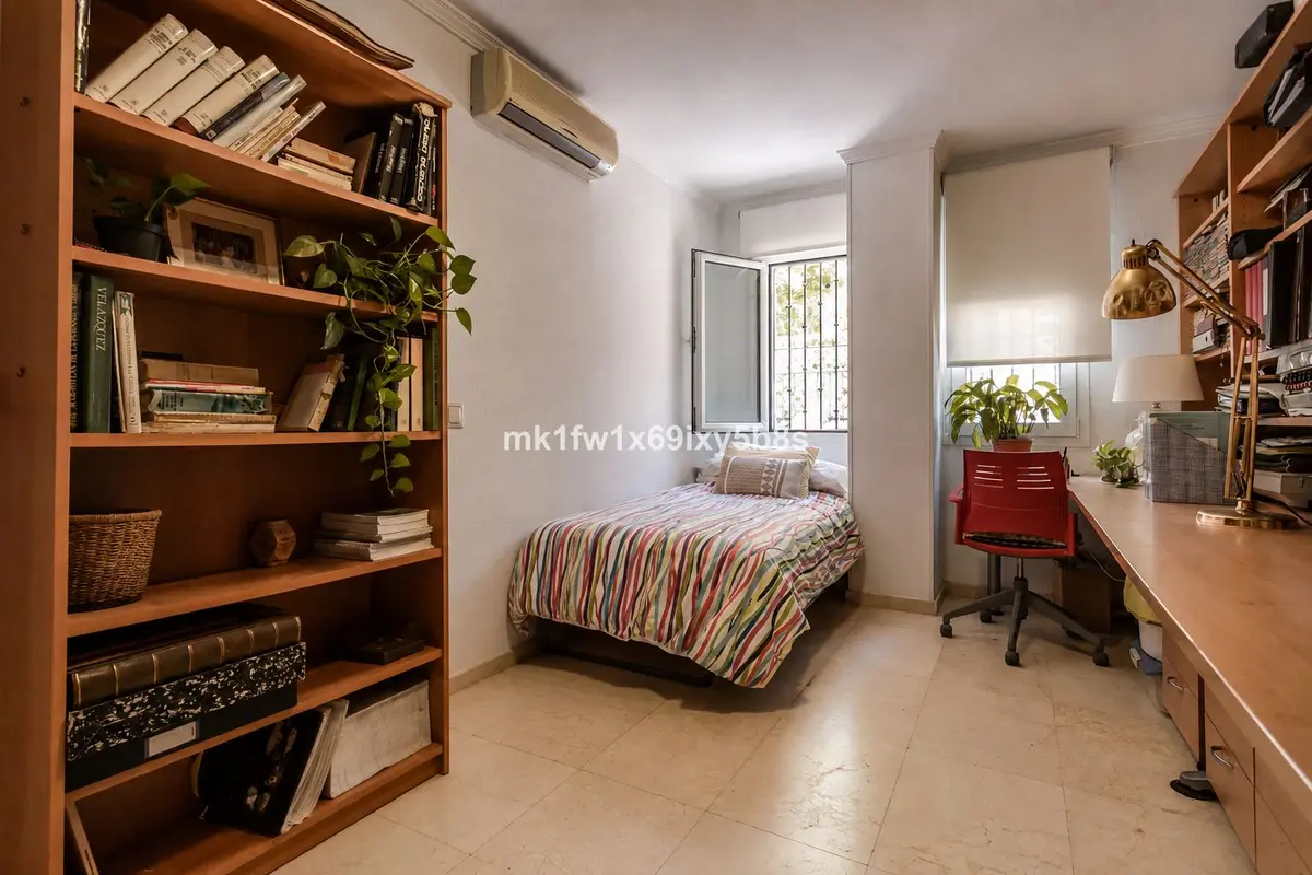 Middle Floor Apartment in Marbella