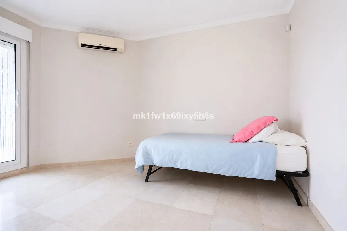 Middle Floor Apartment in Marbella