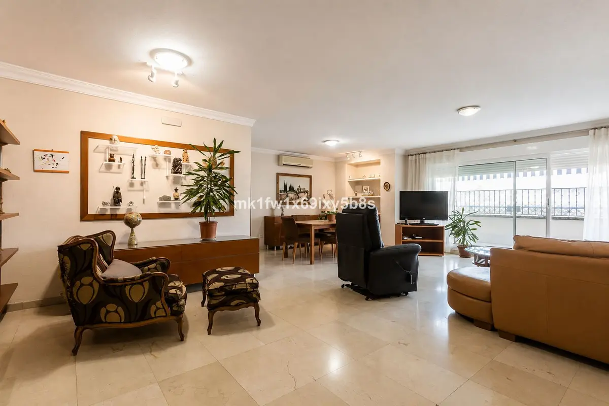 Middle Floor Apartment in Marbella