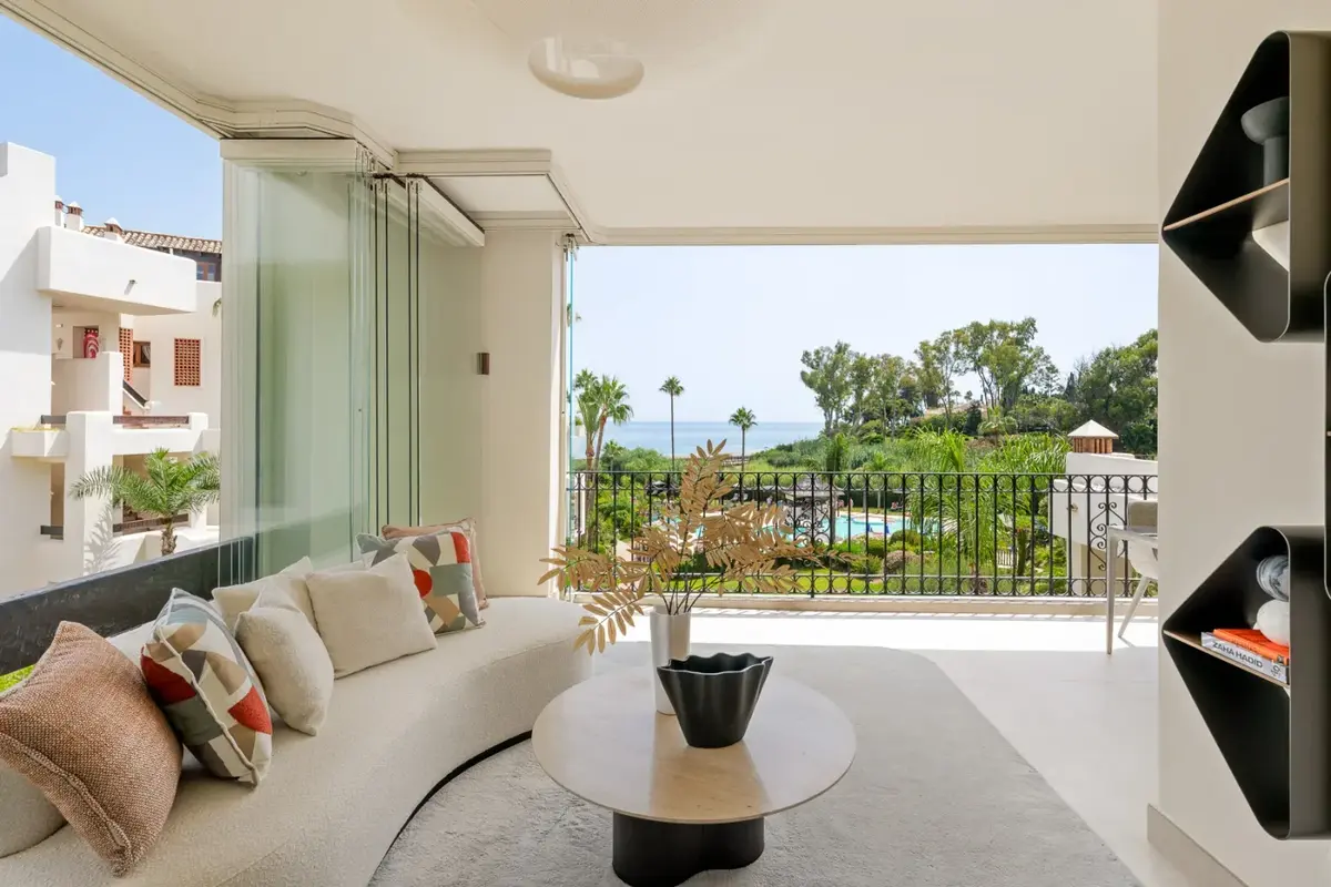Middle Floor Apartment in Estepona