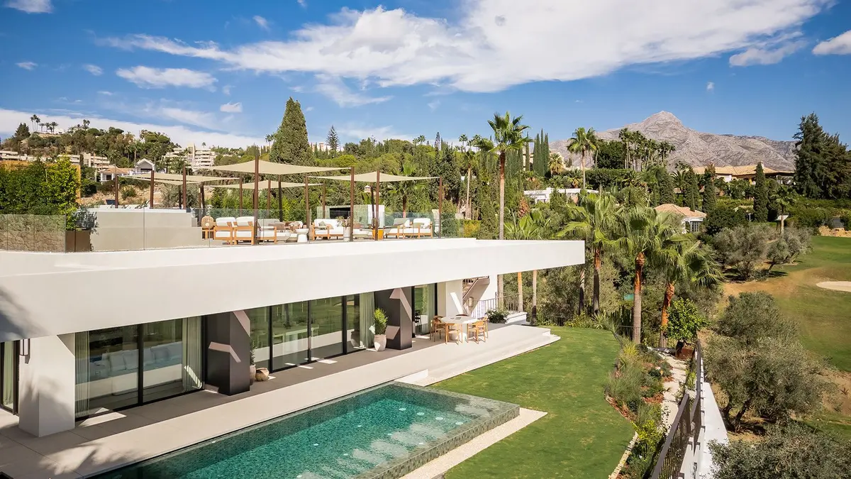 Detached Villa in Nueva Andalucía