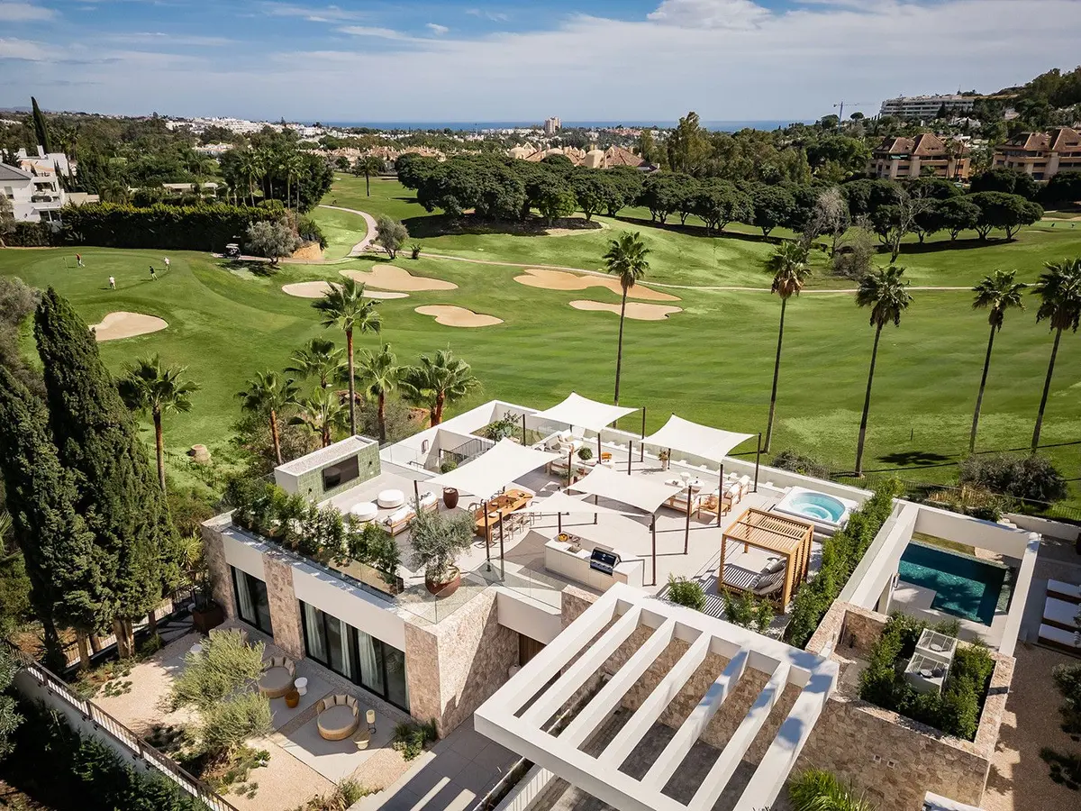 Detached Villa in Nueva Andalucía