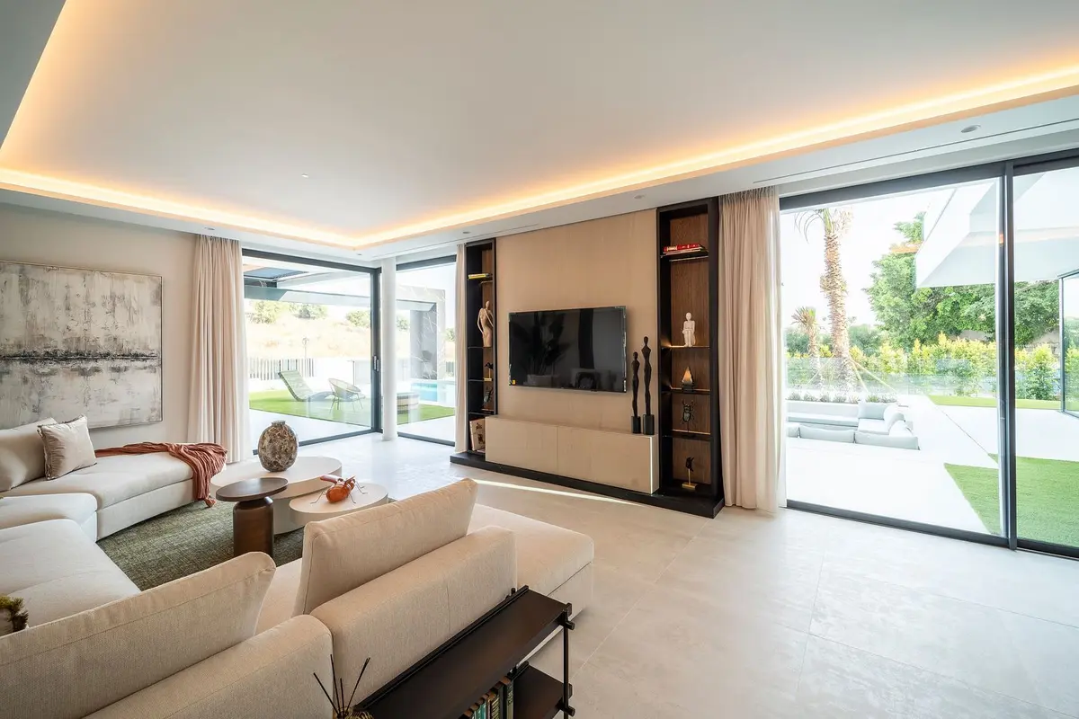 Detached Villa in El Paraiso