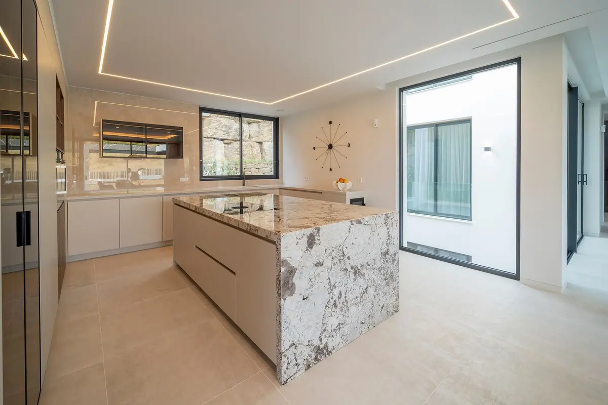 Detached Villa in El Paraiso