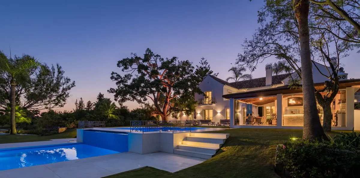 Detached Villa in Nueva Andalucía