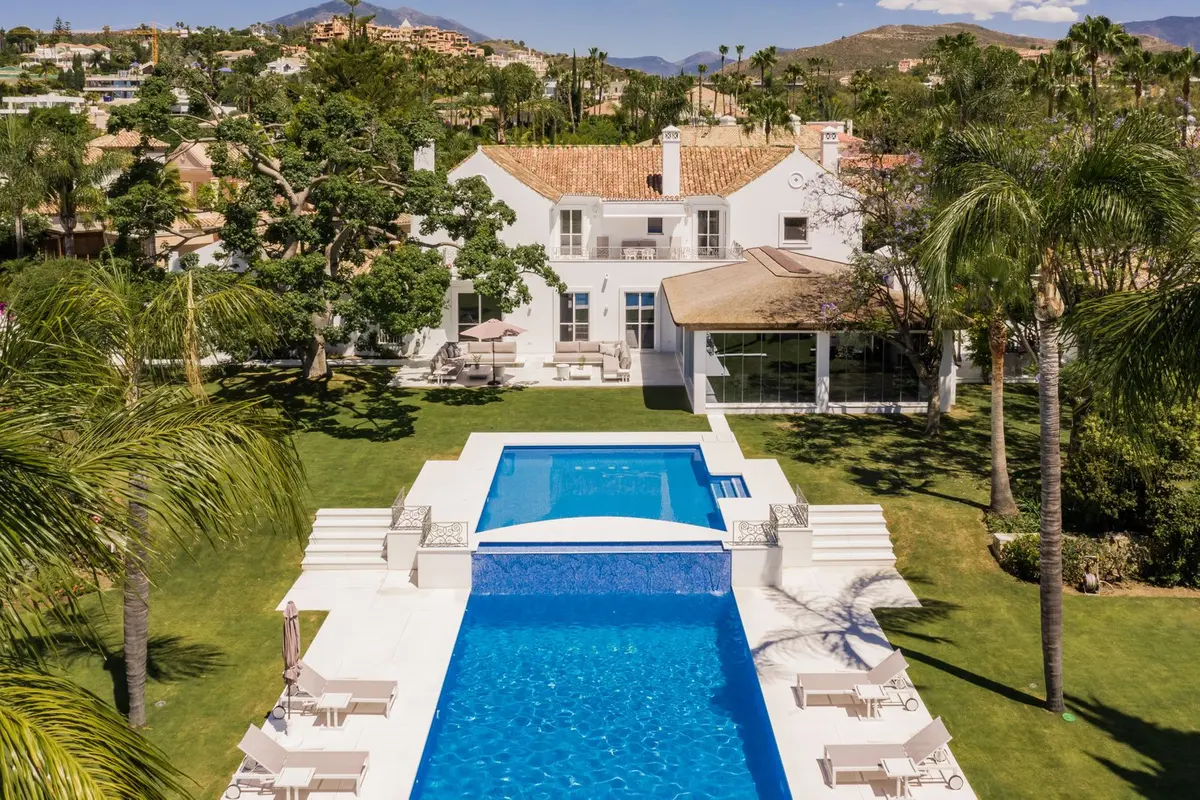 Detached Villa in Nueva Andalucía