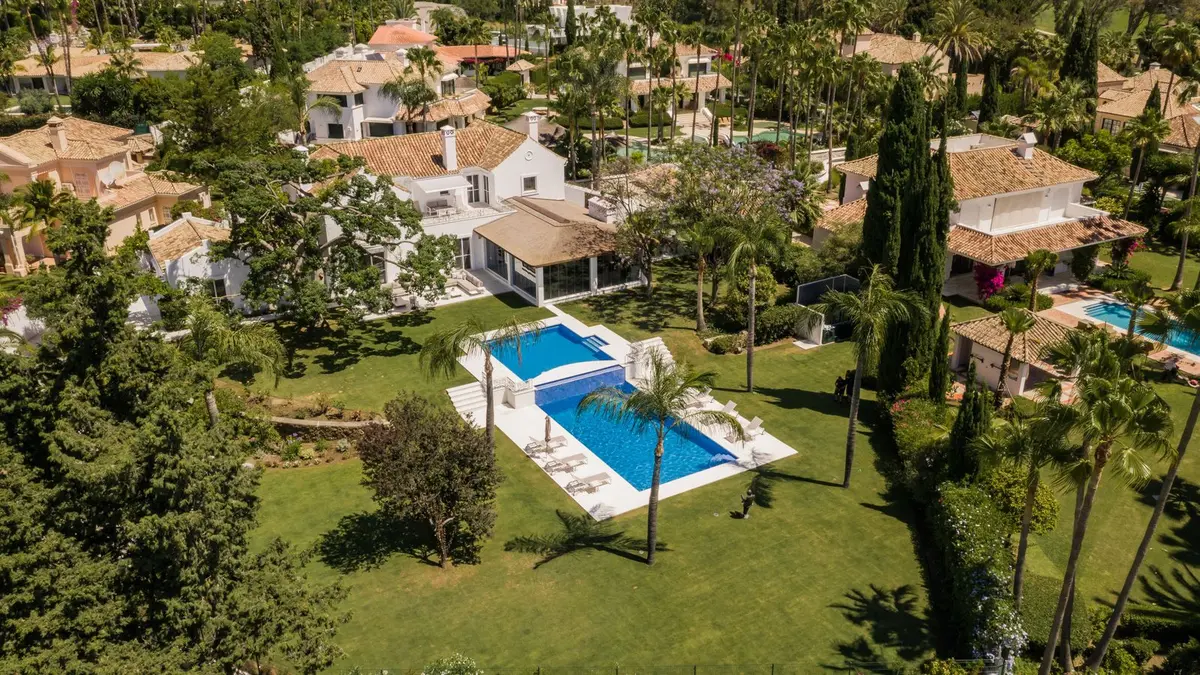 Detached Villa in Nueva Andalucía
