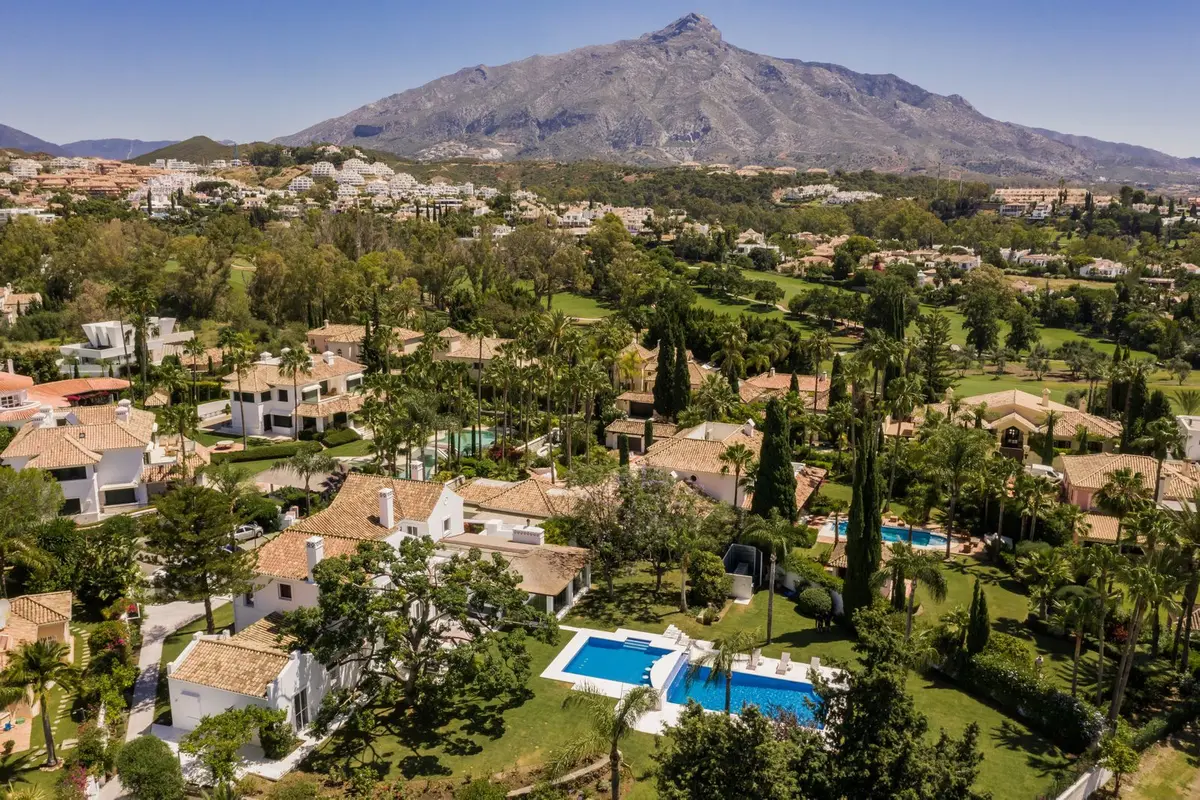 Detached Villa in Nueva Andalucía