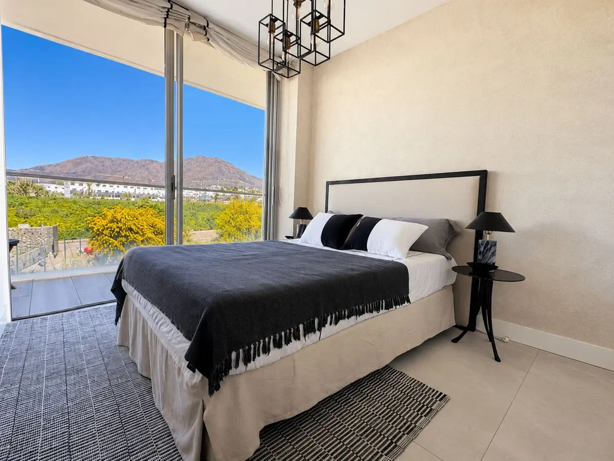 Middle Floor Apartment in Estepona
