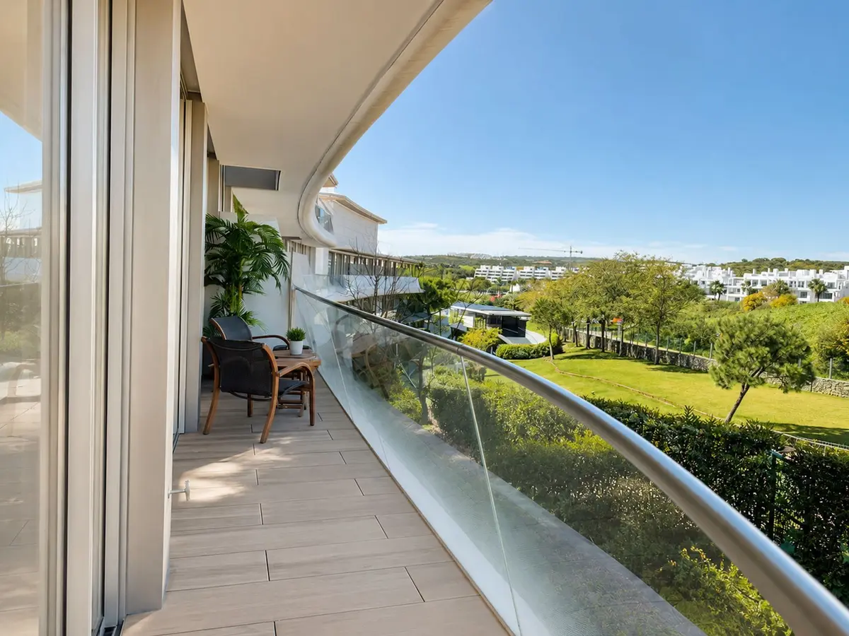 Middle Floor Apartment in Estepona