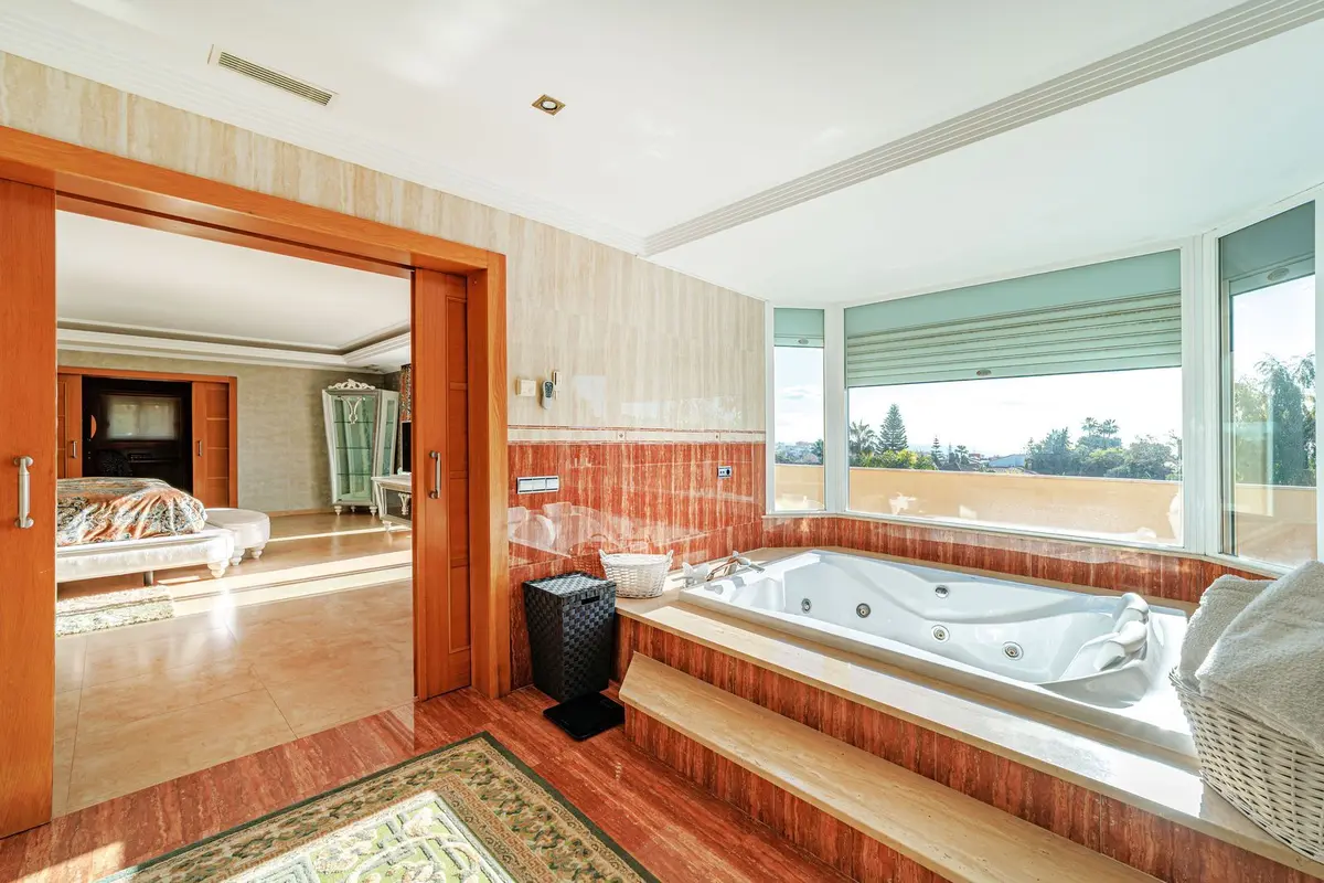Detached Villa in Marbella