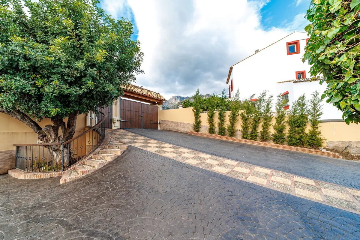 Detached Villa in Marbella