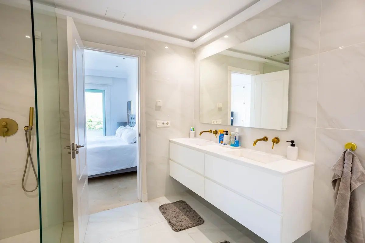 Middle Floor Apartment in Nueva Andalucía